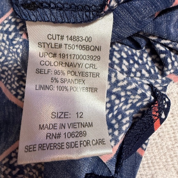 Three pink hearts Elegant Chevron Maxi Dress in Navy and Pink - Picture 6 of 7